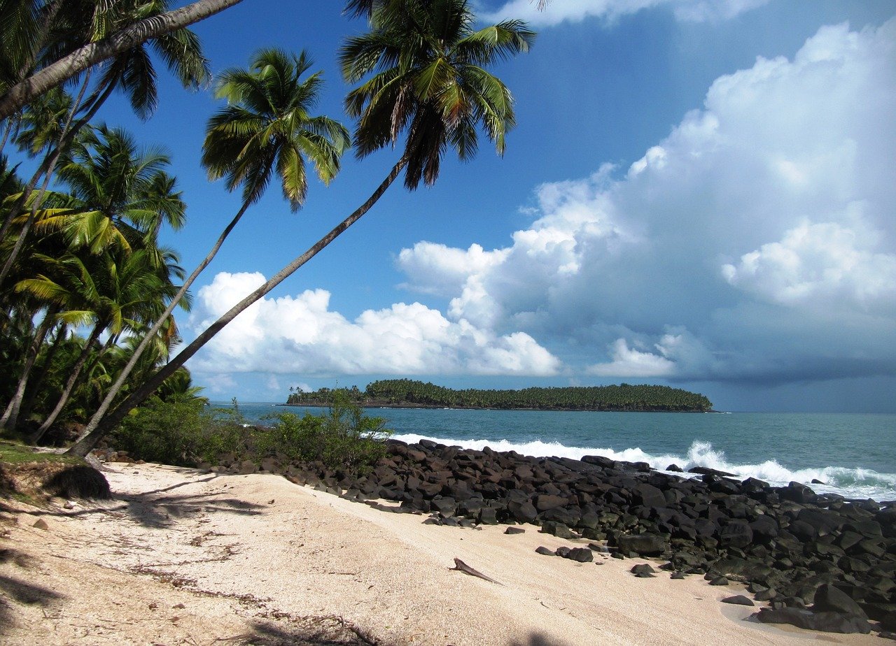 plage des îles du salut guyane